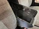 長距離ドライブにあると便利なアームレスト☆ アームレストにも小物入れが付いているので便利です☆