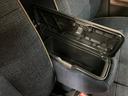 長距離ドライブにあると便利なアームレスト☆　アームレストにも小物入れが付いているので便利です☆