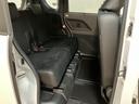 後部座席も広々としています♪
