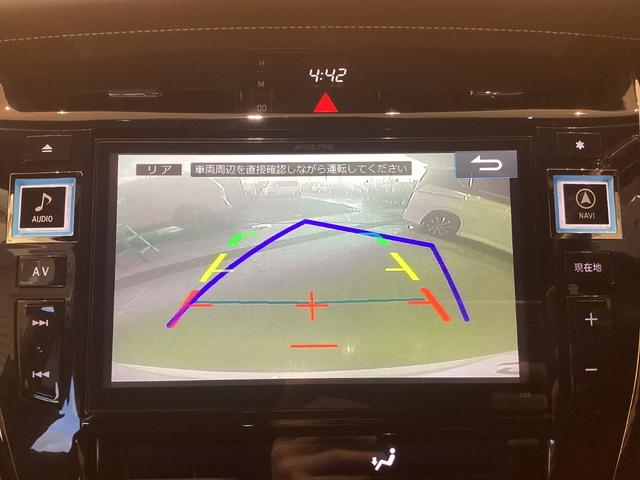 ハリアー プレミアム　アルパイン社外９インチナビ　ＥＴＣ　バックカメラ　オートクルーズコントロール　レーンアシスト　パワーシート　ナビ　ＴＶ　オートマチックハイビーム　ＬＥＤヘッドランプ　電動リアゲート　アルミホイール（4枚目）