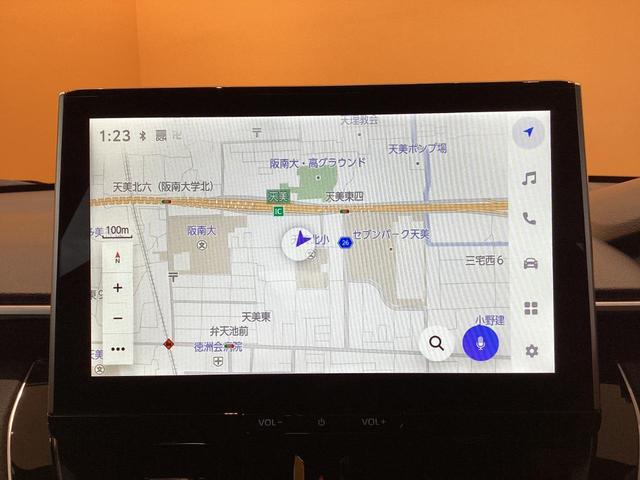 カローラクロス Ｚ　純正１０．５インチナビ　バックカメラ　ＥＴＣ２．０　オートクルーズコントロール　レーンアシスト　パワーシート　衝突被害軽減システム　オートマチックハイビーム　オートライト　ＬＥＤヘッドランプ（4枚目）