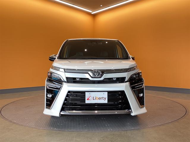 TOYOTA VOXY ZS KIRAMEKI III Best Japan Spec Recon Car for Import Malaysia