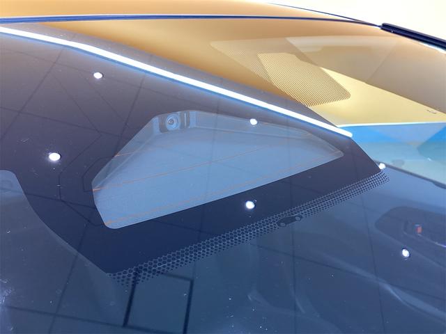 プリウス Ｚ　クリアランスソナー　レーンアシスト　オートクルーズコントロール　全周囲カメラ　ナビ　アルミホイール　オートマチックハイビーム　オートライト　パノラマルーフ　ＣＶＴ　シートヒーター　シートエアコン（26枚目）