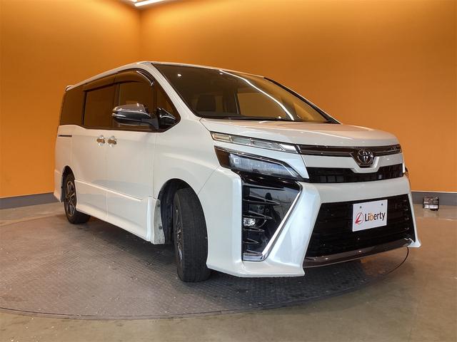 トヨタ ヴォクシー 8枚目