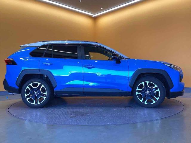 ＲＡＶ４ アドベンチャー　４ＷＤ　ドライブレコーダー　全周囲カメラ　クリアランスソナー　オートクルーズコントロール　レーンアシスト　パワーシート　衝突被害軽減システム　ナビ　ＬＥＤヘッドランプ　アルミホイール　スマートキー（17枚目）