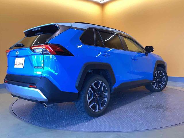 ＲＡＶ４ アドベンチャー　４ＷＤ　ドライブレコーダー　全周囲カメラ　クリアランスソナー　オートクルーズコントロール　レーンアシスト　パワーシート　衝突被害軽減システム　ナビ　ＬＥＤヘッドランプ　アルミホイール　スマートキー（18枚目）