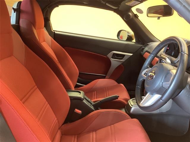 コペン ローブ　オープンカー　ＬＥＤヘッドランプ　スマートキー　アイドリングストップ　シートヒーター　アルミホイール　盗難防止システム　衝突安全ボディ　ＡＢＳ　ＥＳＣ　エアコン　パワーステアリング（13枚目）