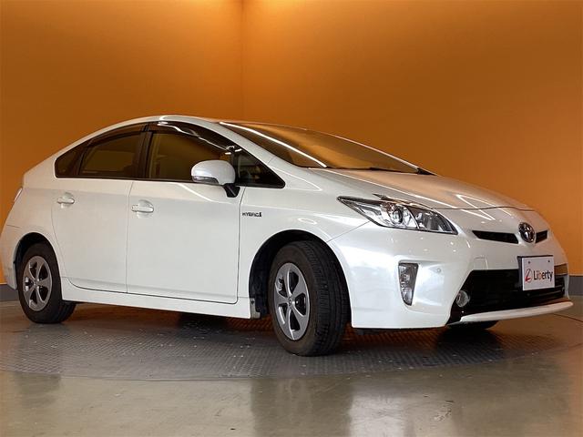 プリウス Ｇ　ＥＴＣ　クリアランスソナー　オートクルーズコントロール　バックカメラ　ナビ　アルミホイール　オートライト　ＨＩＤ　ＣＶＴ　スマートキー　電動格納ミラー　盗難防止システム（15枚目）