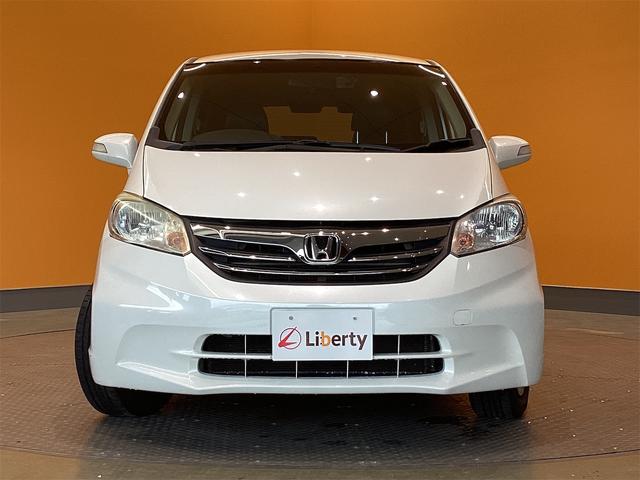 フリード G ジャストセレクション+ ETC バックカメラ ナビ TV 両側スライド・片側電動 HID スマートキー 電動格納ミラー 3列シート ウォークスルー CVT 盗難防止システム 衝突安全ボディ ABS ESC(14枚目)