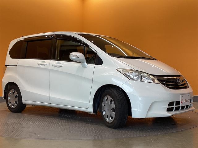 フリード G ジャストセレクション+ ETC バックカメラ ナビ TV 両側スライド・片側電動 HID スマートキー 電動格納ミラー 3列シート ウォークスルー CVT 盗難防止システム 衝突安全ボディ ABS ESC(15枚目)