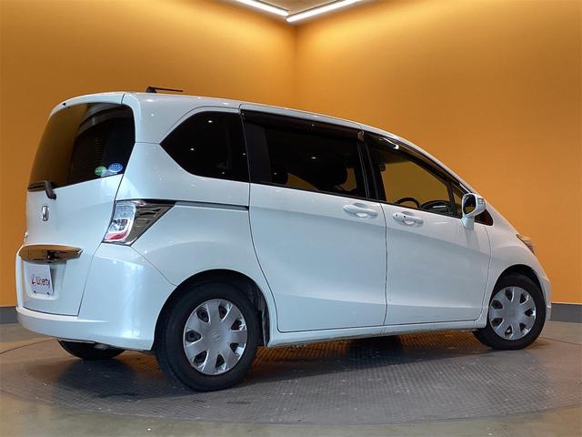 フリード G ジャストセレクション+ ETC バックカメラ ナビ TV 両側スライド・片側電動 HID スマートキー 電動格納ミラー 3列シート ウォークスルー CVT 盗難防止システム 衝突安全ボディ ABS ESC(17枚目)