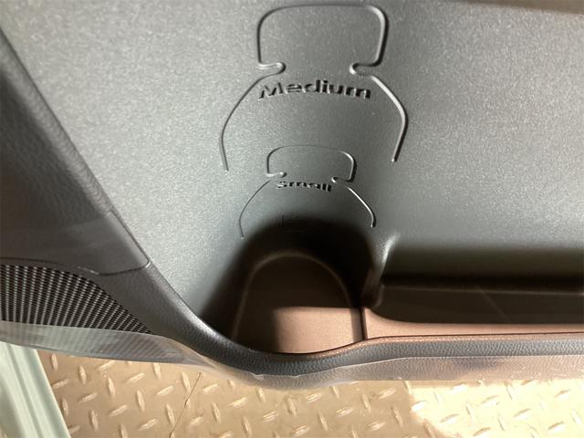 シエンタ ハイブリッドＺ　全周囲カメラ　ナビ　ＴＶ　クリアランスソナー　オートクルーズコントロール　レーンアシスト　衝突被害軽減システム　両側電動スライドドア　オートマチックハイビーム　オートライト　ＬＥＤヘッドランプ（36枚目）