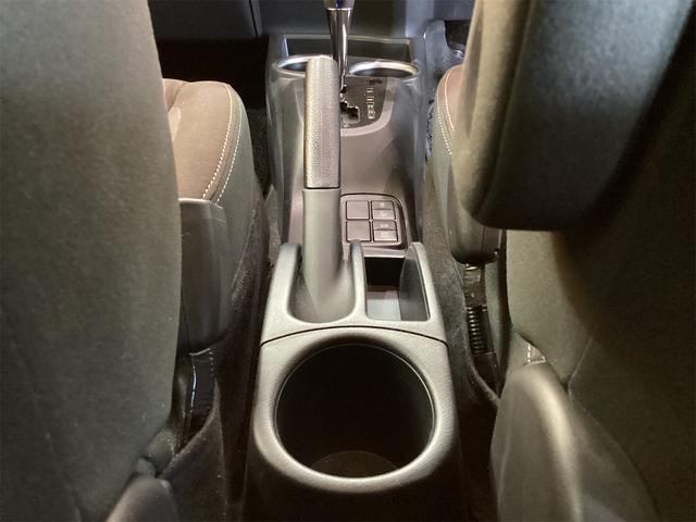 アクア Ｇ　ＥＴＣ　バックカメラ　ＴＶ　クリアランスソナー　オートクルーズコントロール　レーンアシスト　衝突被害軽減システム　アルミホイール　オートマチックハイビーム　オートライト（12枚目）