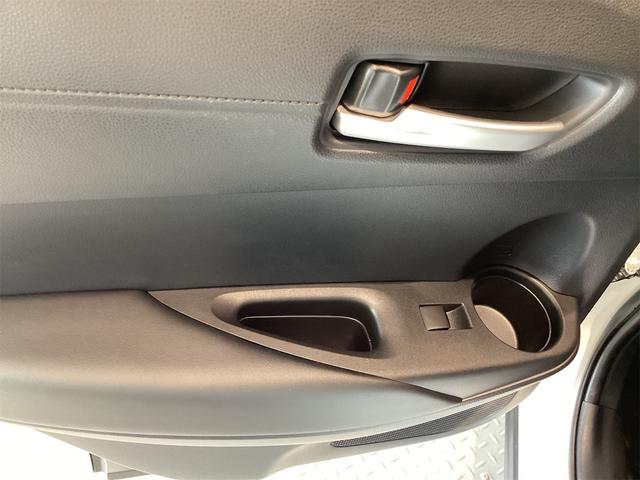 カローラクロス ハイブリッド　Ｚ　純正１０．５インチディスプレイ　全周囲カメラ　クリアランスソナー　オートクルーズコントロール　レーンアシスト　パワーシート　パークアシスト　衝突被害軽減システム　ナビ　ＴＶ　オートマチックハイビーム（43枚目）