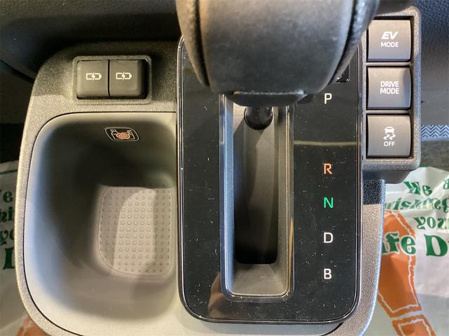 シエンタ ハイブリッドX クリアランスソナー オートクルーズコントロール レーンアシスト 衝突被害軽減システム 両側スライド・片側電動 オートマチックハイビーム オートライト LEDヘッドランプ スマートキー 電動格納ミラー(8枚目)