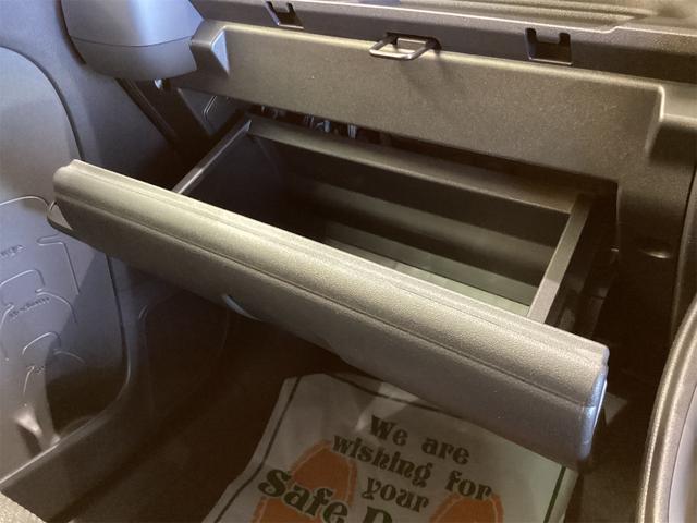 シエンタ ハイブリッドX クリアランスソナー オートクルーズコントロール レーンアシスト 衝突被害軽減システム 両側スライド・片側電動 オートマチックハイビーム オートライト LEDヘッドランプ スマートキー 電動格納ミラー(9枚目)