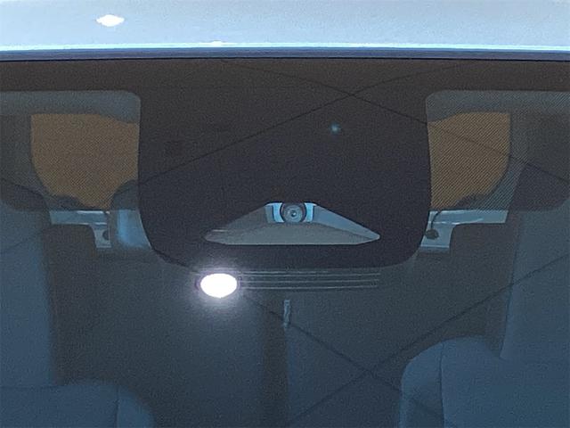 シエンタ ハイブリッドX クリアランスソナー オートクルーズコントロール レーンアシスト 衝突被害軽減システム 両側スライド・片側電動 オートマチックハイビーム オートライト LEDヘッドランプ スマートキー 電動格納ミラー(38枚目)