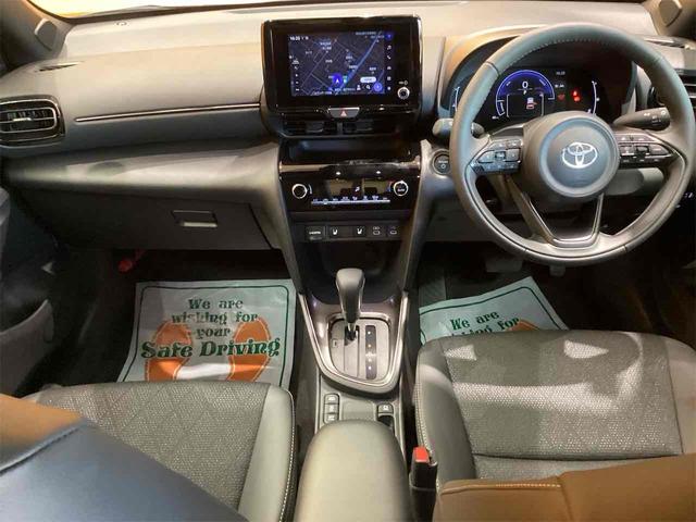 ヤリスクロス ハイブリッドZ 全周囲カメラ クリアランスソナー オートクルーズコントロール レーンアシスト 衝突被害軽減システム ナビ TV オートマチックハイビーム オートライト LEDヘッドランプ アルミホイール スマートキー(9枚目)