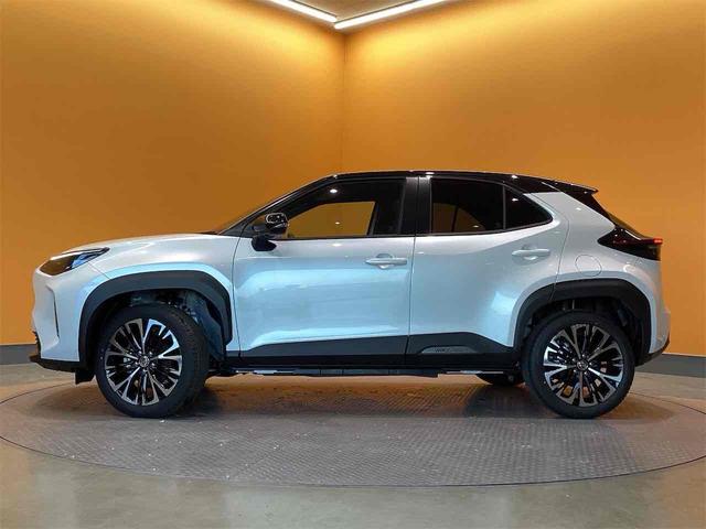 ヤリスクロス ハイブリッドZ 全周囲カメラ クリアランスソナー オートクルーズコントロール レーンアシスト 衝突被害軽減システム ナビ TV オートマチックハイビーム オートライト LEDヘッドランプ アルミホイール スマートキー(21枚目)