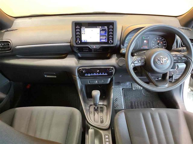 ヤリス ハイブリッドＸ　ＥＴＣ　バックカメラ　ナビ　オートクルーズコントロール　レーンアシスト　衝突被害軽減システム　オートマチックハイビーム　オートライト　キーレスエントリー　電動格納ミラー　ＣＶＴ（8枚目）