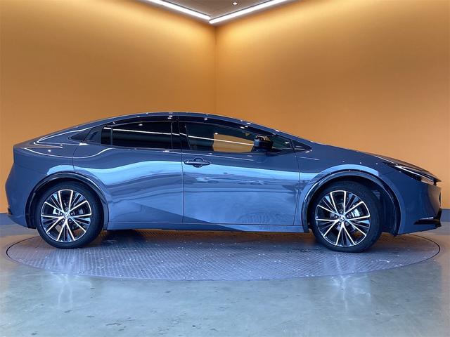 プリウス Z パノラマルーフ クリアランスソナー レーンアシスト オートクルーズコントロール パークアシスト 衝突被害軽減システム 全周囲カメラ ナビ TV アルミホイール オートマチックハイビーム オートライト(17枚目)