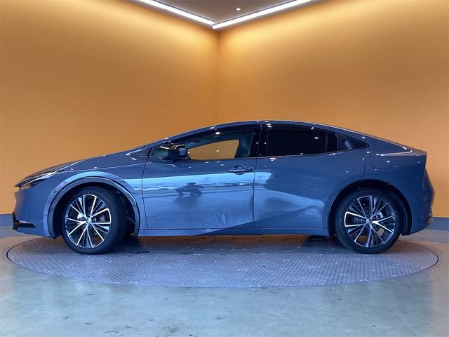 プリウス Z パノラマルーフ クリアランスソナー レーンアシスト オートクルーズコントロール パークアシスト 衝突被害軽減システム 全周囲カメラ ナビ TV アルミホイール オートマチックハイビーム オートライト(21枚目)