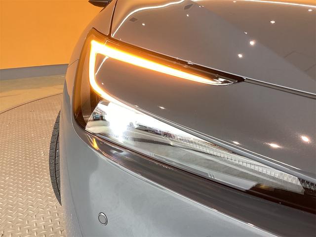 プリウス Z パノラマルーフ クリアランスソナー レーンアシスト オートクルーズコントロール パークアシスト 衝突被害軽減システム 全周囲カメラ ナビ TV アルミホイール オートマチックハイビーム オートライト(41枚目)