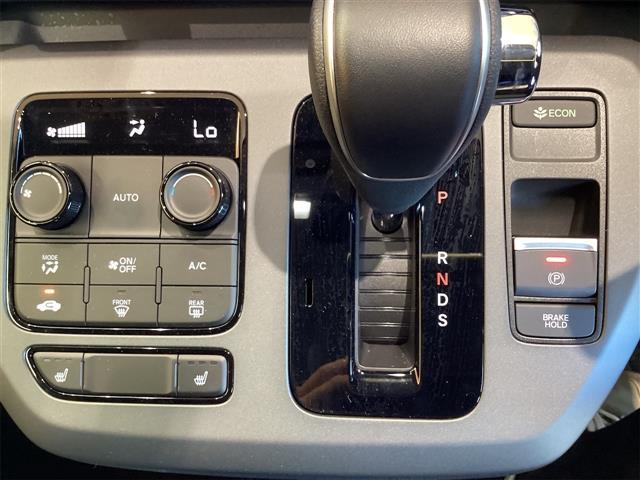 フリード クロスター ETC バックカメラ 9型ナビ TV クリアランスソナー オートクルーズコントロール 衝突被害軽減システム 両側電動スライドドア LEDヘッドランプ ヘッドライトウォッシャー 電動格納ミラー(10枚目)