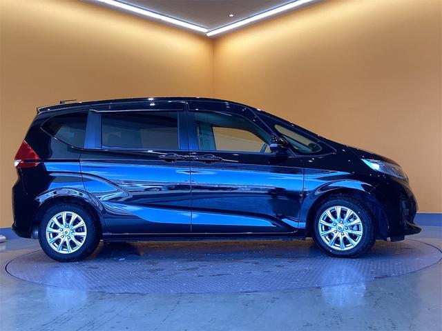 フリード Ｇ・ホンダセンシング　ＥＴＣ　バックカメラ　ナビ　ＴＶ　オートクルーズコントロール　レーンアシスト　衝突被害軽減システム　両側電動スライドドア　スマートキー　電動格納ミラー　３列シート　ウォークスルー（17枚目）