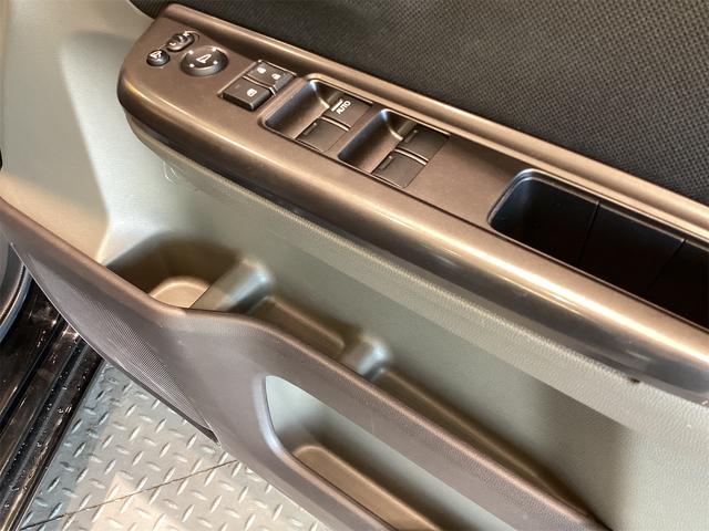 フリード Ｇ・ホンダセンシング　ＥＴＣ　バックカメラ　ナビ　ＴＶ　オートクルーズコントロール　レーンアシスト　衝突被害軽減システム　両側電動スライドドア　スマートキー　電動格納ミラー　３列シート　ウォークスルー（31枚目）