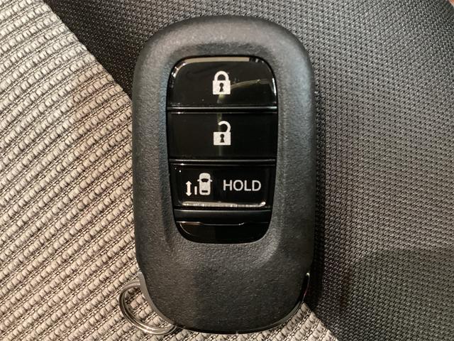 Ｎ－ＢＯＸ ベースグレード　バックカメラ　両側スライド・片側電動　クリアランスソナー　オートライト　スマートキー　電動格納ミラー　シートヒーター　ベンチシート　ＣＶＴ　ＡＢＳ　ＥＳＣ　チップアップシート　エアコン（13枚目）