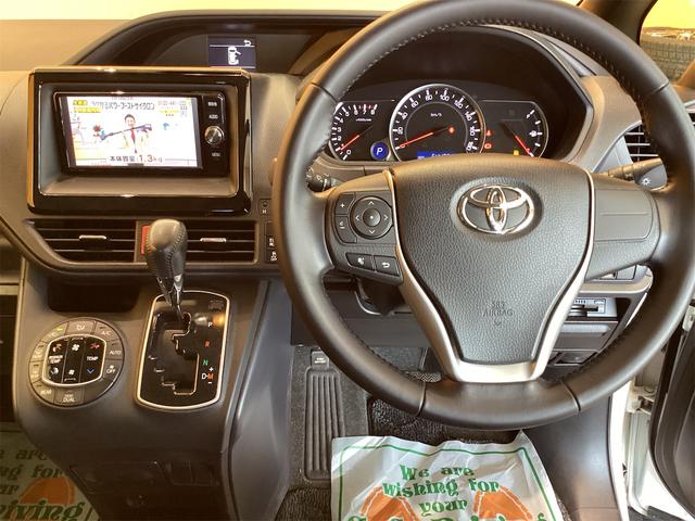 ヴォクシー ＺＳ　ＥＴＣ　バックカメラ　ナビ　ＴＶ　クリアランスソナー　レーンアシスト　衝突被害軽減システム　両側スライド・片側電動　オートマチックハイビーム　ＬＥＤヘッドランプ　スマートキー　アイドリングストップ（6枚目）