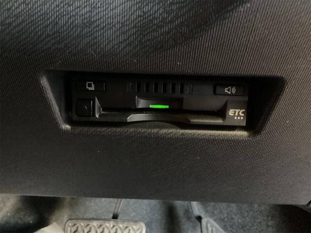 アクア Ｓ　ＥＴＣ　ナビ　ＴＶ　キーレスエントリー　電動格納ミラー　ＣＶＴ　盗難防止システム　衝突安全ボディ　ＡＢＳ　ＥＳＣ　ＣＤ　ＵＳＢ　ミュージックプレイヤー接続可　Ｂｌｕｅｔｏｏｔｈ　エアコン（10枚目）