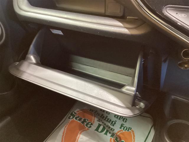 アクア Ｓ　ＥＴＣ　ナビ　ＴＶ　キーレスエントリー　電動格納ミラー　ＣＶＴ　盗難防止システム　衝突安全ボディ　ＡＢＳ　ＥＳＣ　ＣＤ　ＵＳＢ　ミュージックプレイヤー接続可　Ｂｌｕｅｔｏｏｔｈ　エアコン（14枚目）