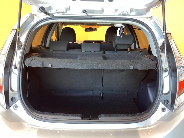 アクア Ｓ　ＥＴＣ　ナビ　ＴＶ　キーレスエントリー　電動格納ミラー　ＣＶＴ　盗難防止システム　衝突安全ボディ　ＡＢＳ　ＥＳＣ　ＣＤ　ＵＳＢ　ミュージックプレイヤー接続可　Ｂｌｕｅｔｏｏｔｈ　エアコン（21枚目）