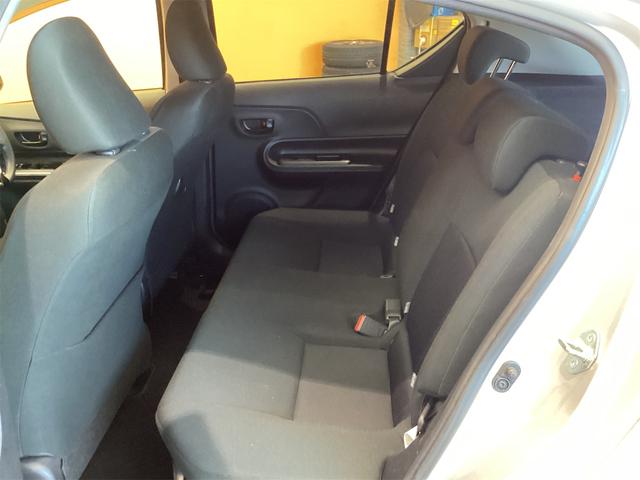 アクア Ｓ　ＥＴＣ　ナビ　ＴＶ　キーレスエントリー　電動格納ミラー　ＣＶＴ　盗難防止システム　衝突安全ボディ　ＡＢＳ　ＥＳＣ　ＣＤ　ＵＳＢ　ミュージックプレイヤー接続可　Ｂｌｕｅｔｏｏｔｈ　エアコン（27枚目）