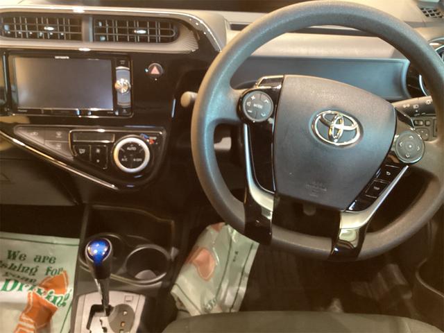 アクア Ｓ　ＥＴＣ　ナビ　ＴＶ　キーレスエントリー　電動格納ミラー　ＣＶＴ　盗難防止システム　衝突安全ボディ　ＡＢＳ　ＥＳＣ　ＣＤ　ＵＳＢ　ミュージックプレイヤー接続可　Ｂｌｕｅｔｏｏｔｈ　エアコン（31枚目）