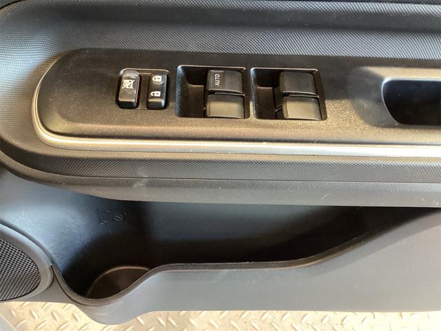 アクア Ｓ　ＥＴＣ　ナビ　ＴＶ　キーレスエントリー　電動格納ミラー　ＣＶＴ　盗難防止システム　衝突安全ボディ　ＡＢＳ　ＥＳＣ　ＣＤ　ＵＳＢ　ミュージックプレイヤー接続可　Ｂｌｕｅｔｏｏｔｈ　エアコン（33枚目）