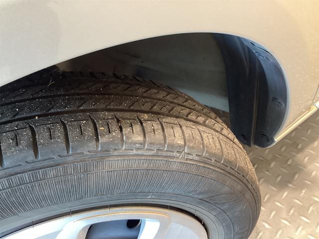 アルト Ｌ　アイドリングストップ　運転席シートヒーター　キーレス　ＣＶＴ　ＥＳＣ　ＣＤ　ミュージックプレイヤー接続可　エアコン　エコアイドル　横滑り防止装置付き　運転席助手席エアバッグ　シートＨ　ＰＷ　ＰＳ（21枚目）