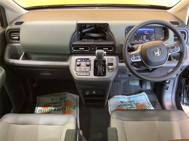 フリード クロスター　バックカメラ　クリアランスソナー　オートクルーズコントロール　レーンアシスト　衝突被害軽減システム　両側電動スライドドア　ＬＥＤヘッドランプ　ヘッドライトウォッシャー　スマートキー　電動格納ミラー（5枚目）