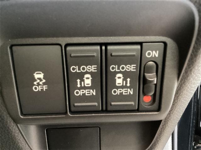 フリード クロスター　バックカメラ　クリアランスソナー　オートクルーズコントロール　レーンアシスト　衝突被害軽減システム　両側電動スライドドア　ＬＥＤヘッドランプ　ヘッドライトウォッシャー　スマートキー　電動格納ミラー（9枚目）