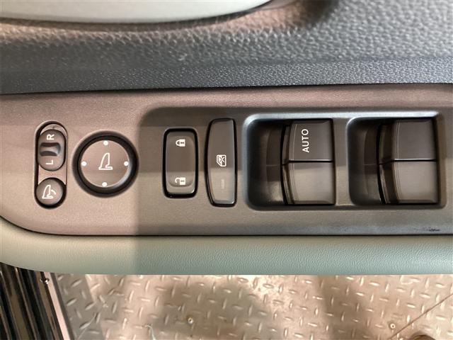 フリード クロスター　バックカメラ　クリアランスソナー　オートクルーズコントロール　レーンアシスト　衝突被害軽減システム　両側電動スライドドア　ＬＥＤヘッドランプ　ヘッドライトウォッシャー　スマートキー　電動格納ミラー（10枚目）