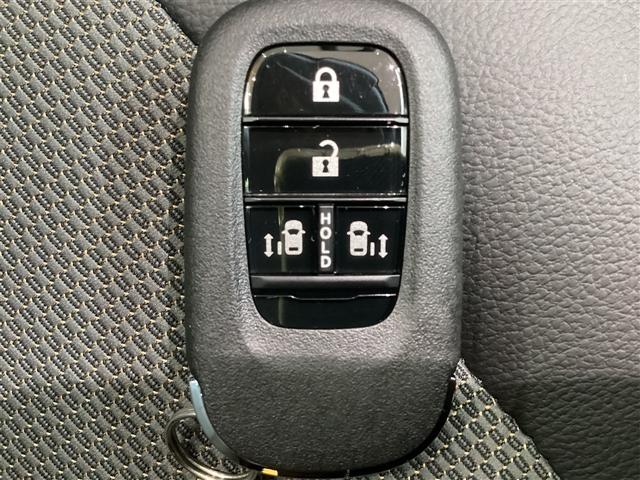 フリード クロスター　バックカメラ　クリアランスソナー　オートクルーズコントロール　レーンアシスト　衝突被害軽減システム　両側電動スライドドア　ＬＥＤヘッドランプ　ヘッドライトウォッシャー　スマートキー　電動格納ミラー（11枚目）