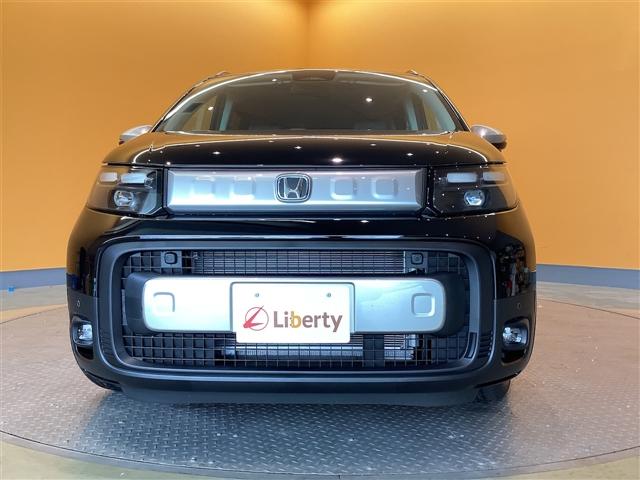 フリード クロスター　バックカメラ　クリアランスソナー　オートクルーズコントロール　レーンアシスト　衝突被害軽減システム　両側電動スライドドア　ＬＥＤヘッドランプ　ヘッドライトウォッシャー　スマートキー　電動格納ミラー（14枚目）