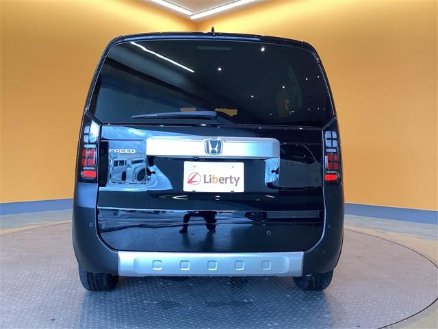 フリード クロスター　バックカメラ　クリアランスソナー　オートクルーズコントロール　レーンアシスト　衝突被害軽減システム　両側電動スライドドア　ＬＥＤヘッドランプ　ヘッドライトウォッシャー　スマートキー　電動格納ミラー（19枚目）