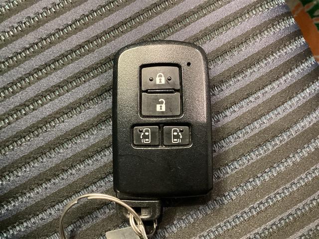 ヴォクシー ＺＳ　煌ＩＩ　ナビ　ＴＶ　レーンアシスト　衝突被害軽減システム　両側電動スライドドア　オートマチックハイビーム　オートライト　ＬＥＤヘッドランプ　スマートキー　アイドリングストップ　電動格納ミラー　３列シート（27枚目）