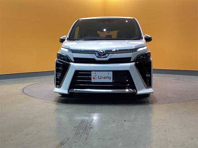 ヴォクシー ZS 煌III ETC バックカメラ クリアランスソナー オートクルーズコントロール レーンアシスト 衝突被害軽減システム 両側電動スライドドア オートマチックハイビーム LEDヘッドランプ(8枚目)