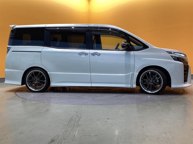 ヴォクシー ZS 煌III ETC バックカメラ クリアランスソナー オートクルーズコントロール レーンアシスト 衝突被害軽減システム 両側電動スライドドア オートマチックハイビーム LEDヘッドランプ(10枚目)