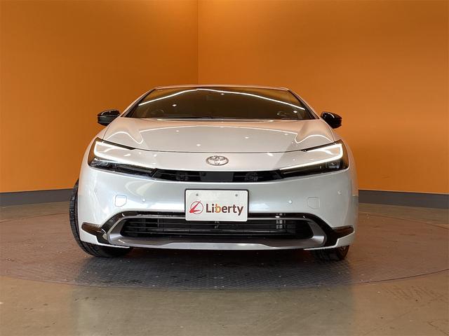 プリウス Ｚ　全周囲カメラ　デジタルインナーミラー　オートクルーズコントロール　レーンアシスト　パークアシスト　衝突被害軽減システム　アルミホイール　オートマチックハイビーム　オートライト　ＬＥＤヘッドランプ（9枚目）