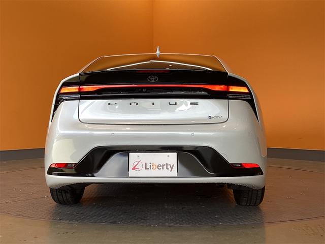 プリウス Ｚ　全周囲カメラ　デジタルインナーミラー　オートクルーズコントロール　レーンアシスト　パークアシスト　衝突被害軽減システム　アルミホイール　オートマチックハイビーム　オートライト　ＬＥＤヘッドランプ（14枚目）